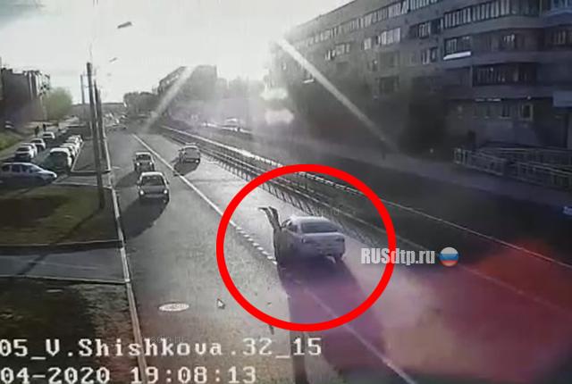Пьяный пешеход погиб на улице Генерала Хазова. ВИДЕО