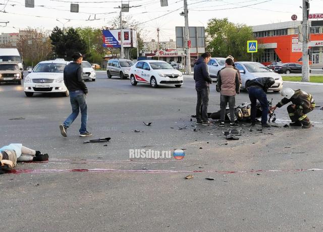 Момент гибели мотоциклиста в Астрахани. ВИДЕО