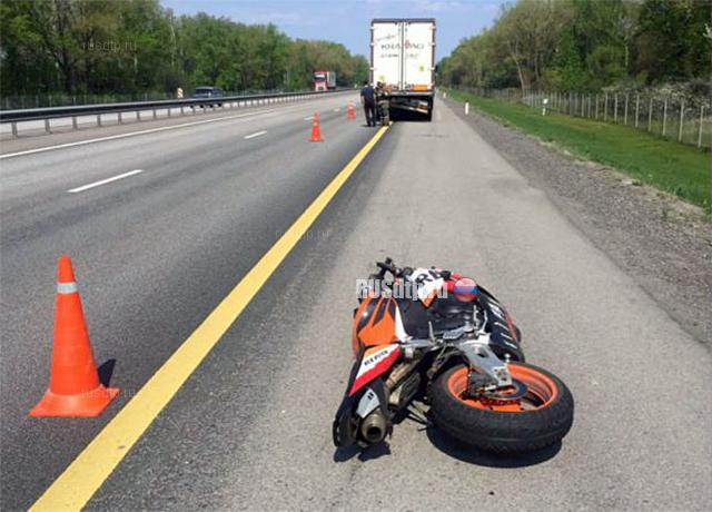 Мотоциклист и его пассажир погибли в ДТП на трассе М-4