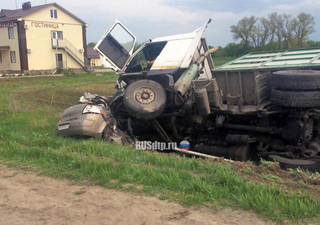 Водитель «Мегана» погиб в ДТП в Воронежской области
