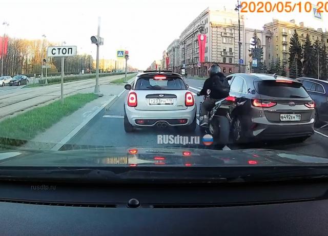Мотоциклист просочился Мотоциклист просочился