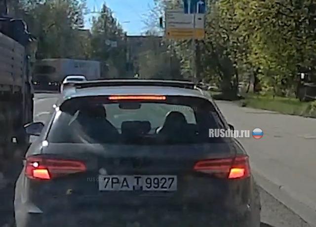 Audi RS3 подрезал, оттормозил, устроил ДТП (c) Audi RS3 подрезал, оттормозил, устроил ДТП (c)