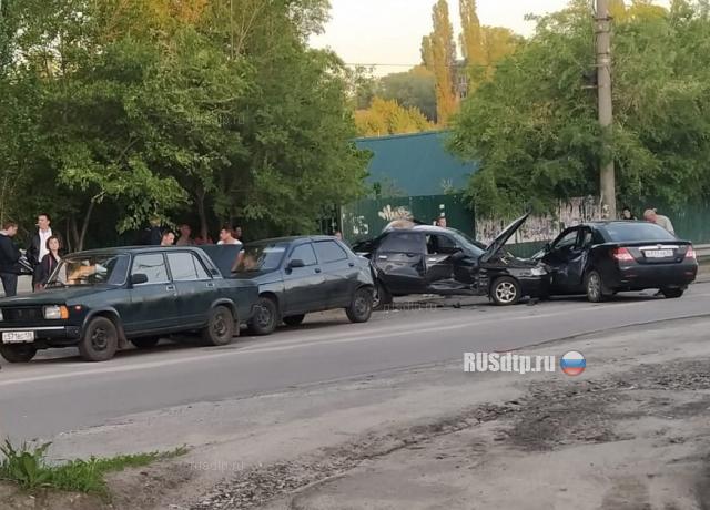 В Воронеже пьяный водитель устроил массовое ДТП