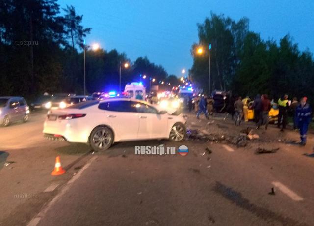 Водитель «Логана» погиб в массовом ДТП в Ижевске