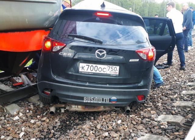 В Новой Москве электричка столкнулась с автомобилем