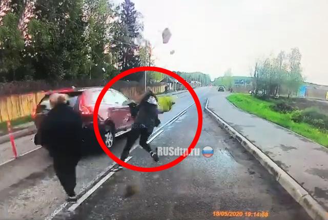 Вышли из автобуса и решили перебежать дорогу Вышли из автобуса и решили перебежать дорогу