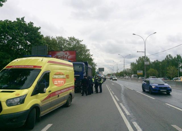 Мотоциклисту оторвало голову в ДТП на Волгоградском проспекте