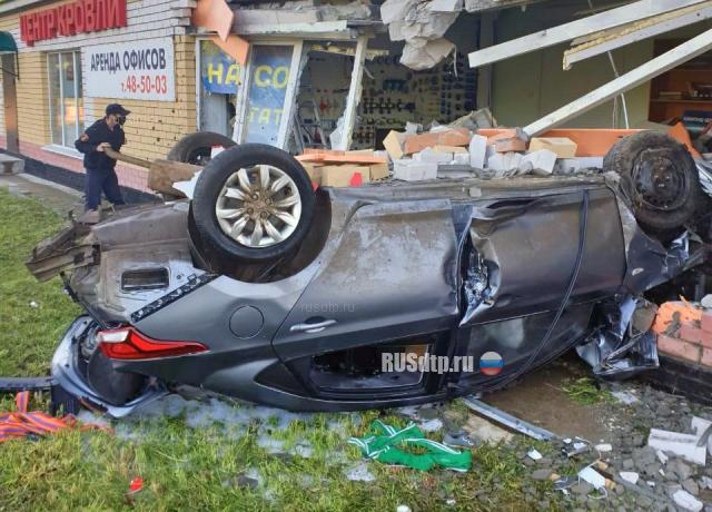 В Чебоксарах водитель погиб, врезавшись в стену на скорости 170 км/ч