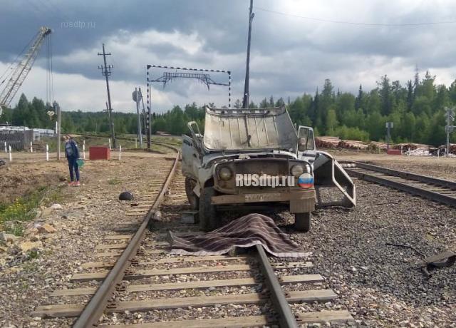 УАЗ столкнулся с поездом в Красноярском крае