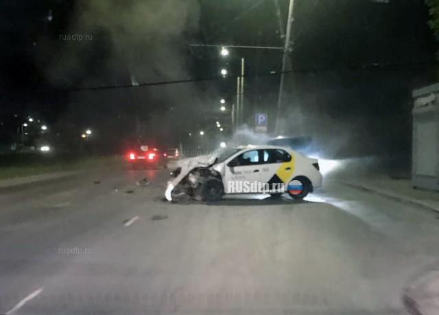 Двое погибли в ночном ДТП в Омске