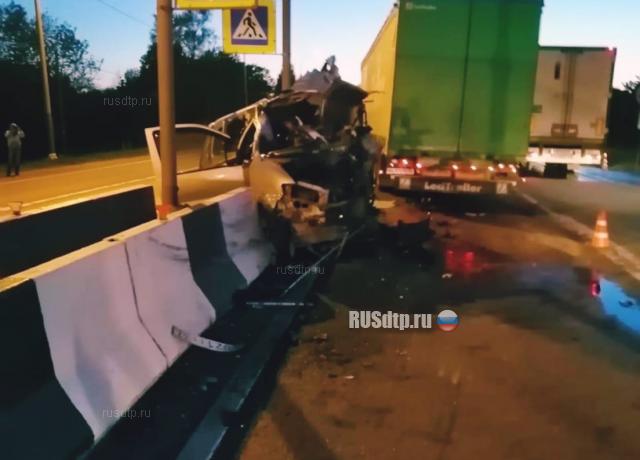 Водитель «Старекса» погиб в ДТП на трассе М-10 в Любани