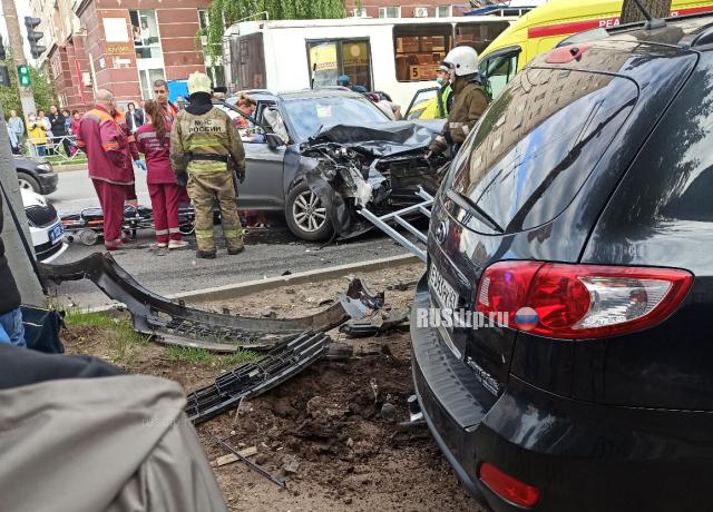 В Кирове в результате жесткого ДТП пешеходу оторвало ногу