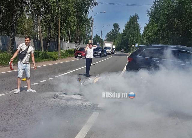 Мотоциклист погиб в ДТП на Челябинской улице в Петербурге