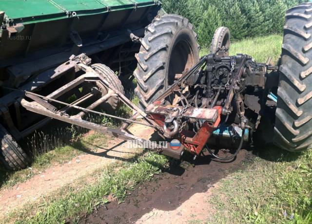 В Башкирии в ДТП погибли тракторист и его пассажир