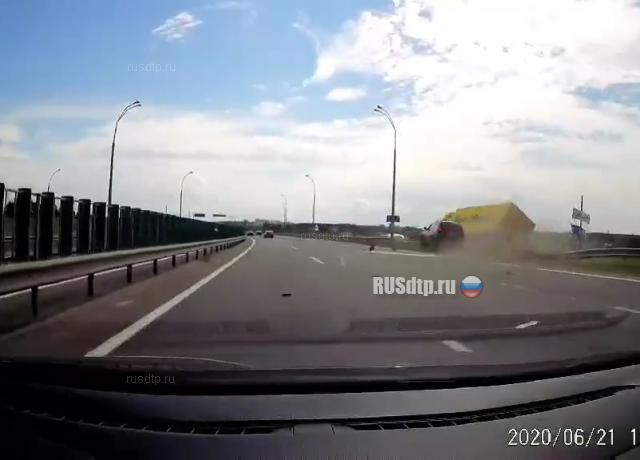 Под Минском пьяный водитель врезался в грузовик