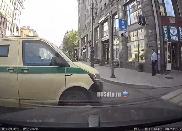 ДТП с инкассаторским автомобилем в Петербурге