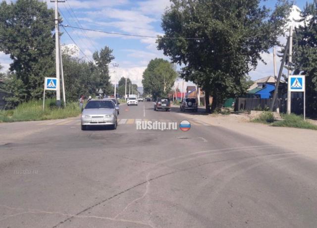 В Кызыле водитель сбил женщину с коляской. ВИДЕО