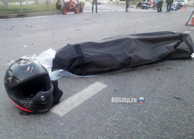 Видео с моментом гибели мотоциклиста в Екатеринбурге