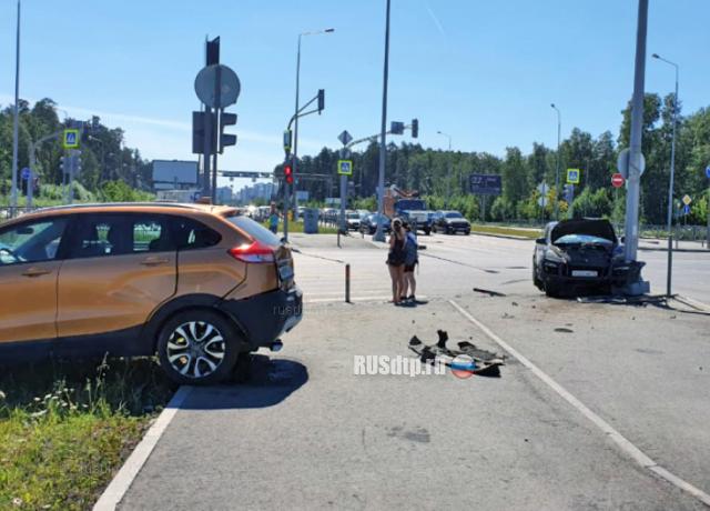 В Екатеринбурге в ДТП пострадали женщина и ребенок