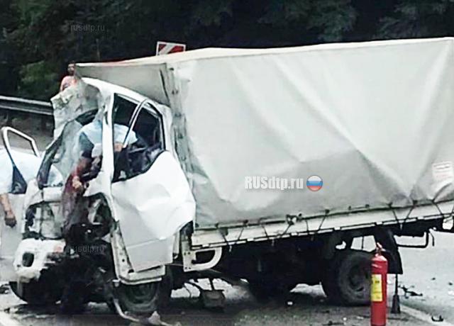 В Туапсинском районе погибли водитель и пассажир грузовика