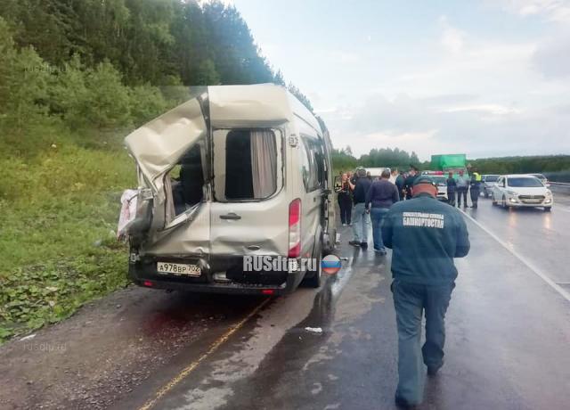 Два пассажира автобуса погибли в ДТП в Башкирии