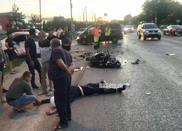 Два человека погибли в ДТП с участием такси и мотоцикла