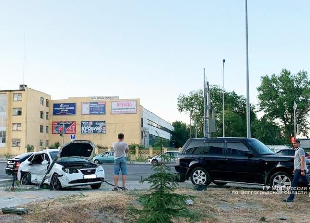 Женщина пострадала в ДТП на шоссе Авиаторов в Волгограде