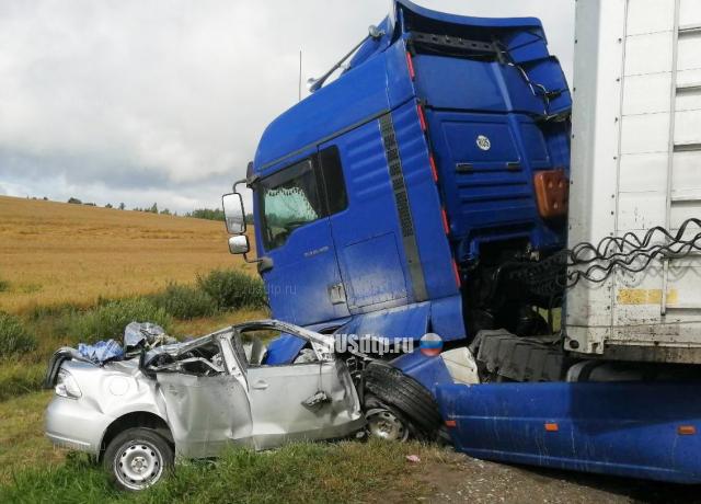 Водитель автомобиля Volkswagen Polo погиб на трассе М-3 в Мещовском районе