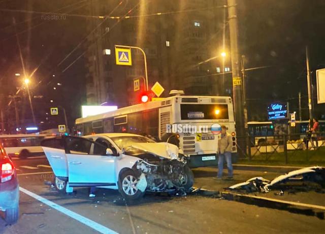 В Петербурге пьяный работник автомойки разбил BMW клиента. ВИДЕО