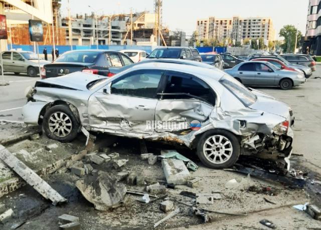 В Екатеринбурге мужчина на Audi таранил машину жены. ВИДЕО