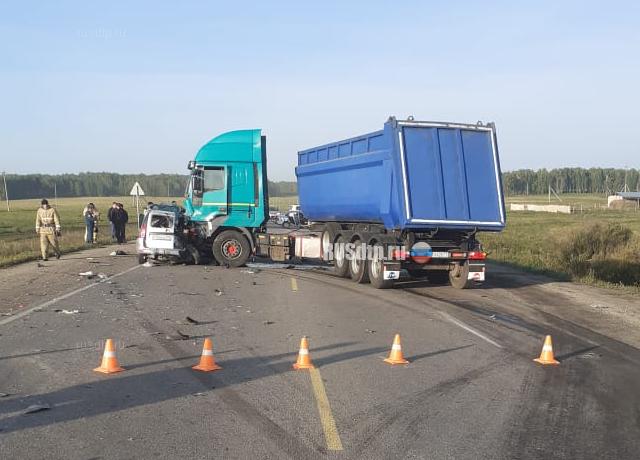 Мужчина и подросток погибли в ДТП в Челябинской области