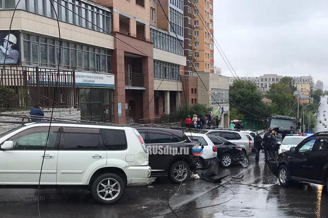 В Хабаровске пьяный водитель грузовика смял 13 машин