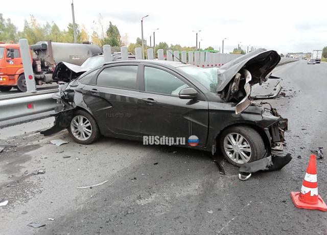Водитель «Весты» погиб в массовом ДТП под Тольятти