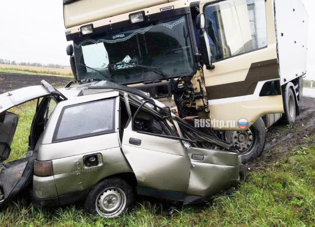 Водитель и пассажир «Лады» погибли в ДТП на трассе Р-255 «Сибирь»