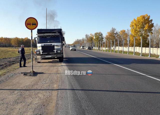 Первоклассник погиб под колесами грузовика на трассе «Сибирь». ВИДЕО