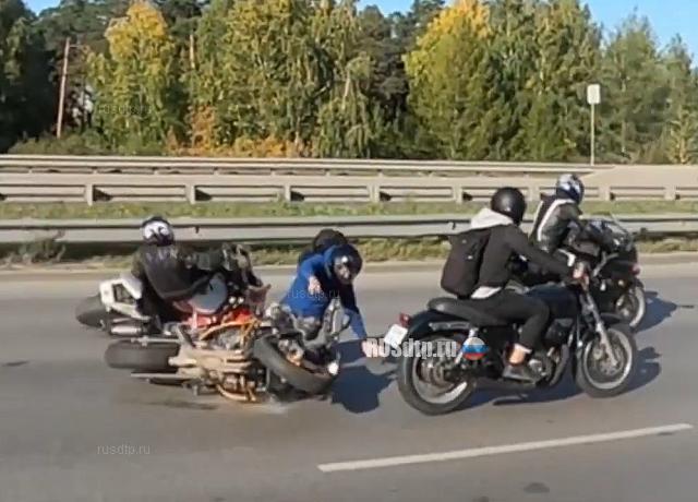 Массовое ДТП на закрытии мотосезона. Полная версия Массовое ДТП на закрытии мотосезона. Полная версия