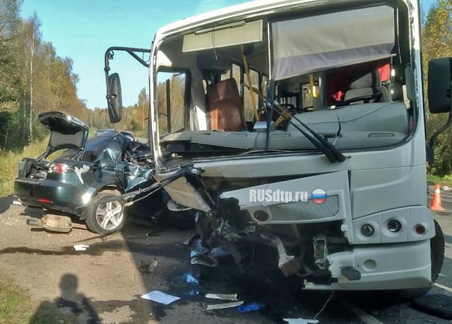 В Тверской области в ДТП с автобусом один человек погиб и 15 пострадали