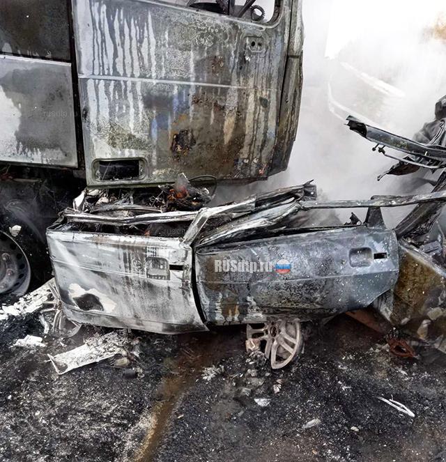 Водитель «Лады» погиб в огненном ДТП на трассе «Вилюй»