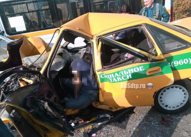 Трое погибли в ДТП с участием такси и автобуса в Тульской области