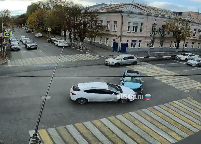 Не уступил встречному автомобилю Не уступил встречному автомобилю
