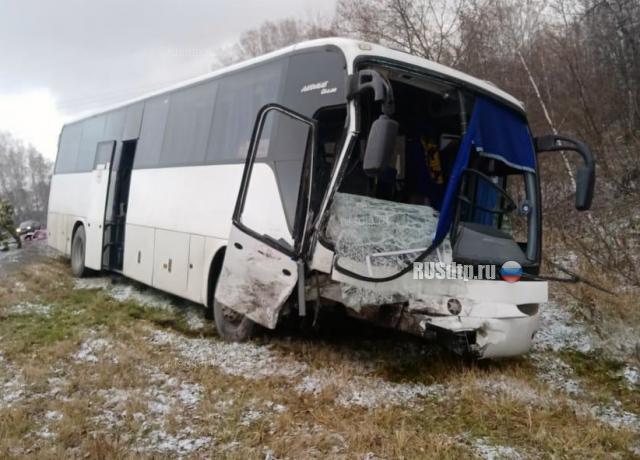 Двое взрослых и двое детей погибли в ДТП с автобусом на трассе «Сибирь»