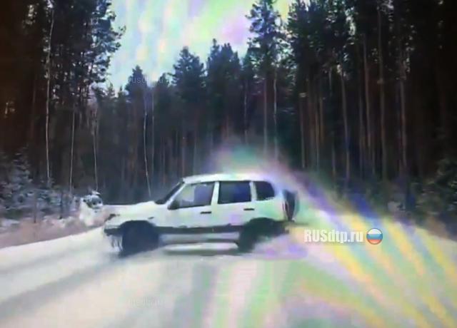 Chevrolet Niva вынесло на встречную полосу Chevrolet Niva вынесло на встречную полосу