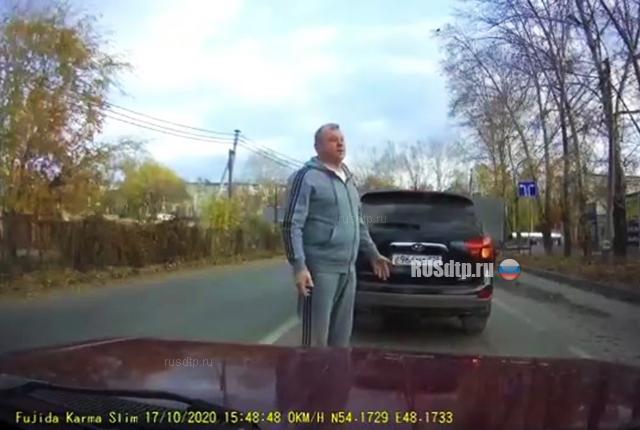 Пьяный начальник Ульяновского МРЭО скрылся с места ДТП (с) Пьяный начальник Ульяновского МРЭО скрылся с места ДТП (с)