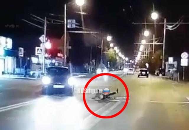 В Краснодаре женщина сбила ребенка и скрылась. ВИДЕО В Краснодаре женщина сбила ребенка и скрылась. ВИДЕО