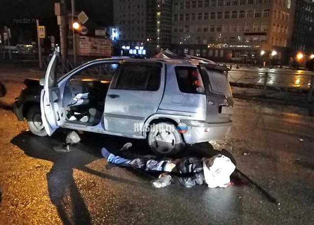 Водитель «Тойоты» убился о попутный грузовик в Новосибирске