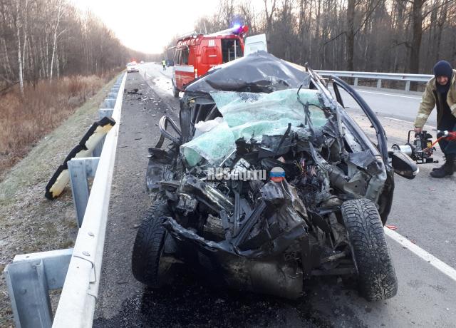 Водитель и пассажир «Весты» погибли в ДТП на трассе М-5 в Башкирии
