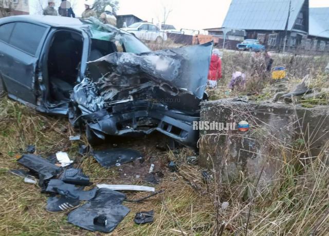 В Удомле Skoda врезалась в железобетонный блок: погиб пассажир