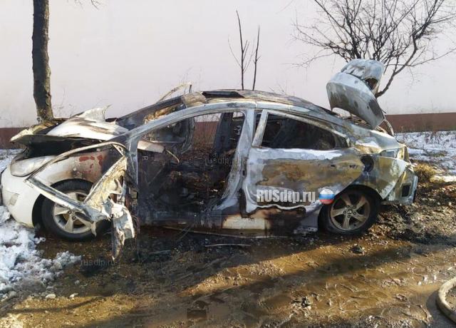 Женщина сгорела в своей машине после заправки на АЗС