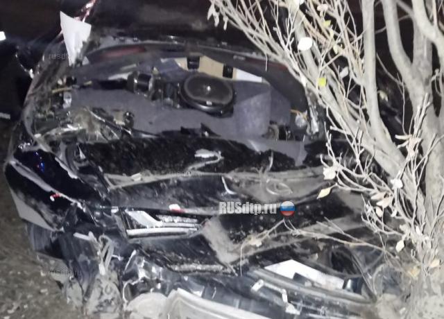 27-летний водитель разбился на «Лексусе» в Омске