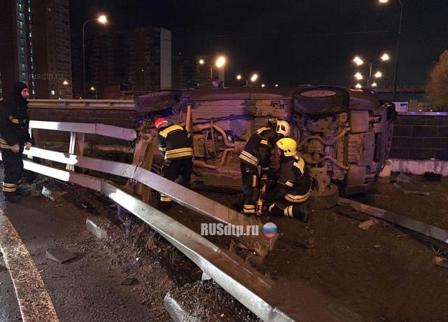 Водитель и пассажир внедорожника погибли в ДТП на Боровском шоссе во Внуково